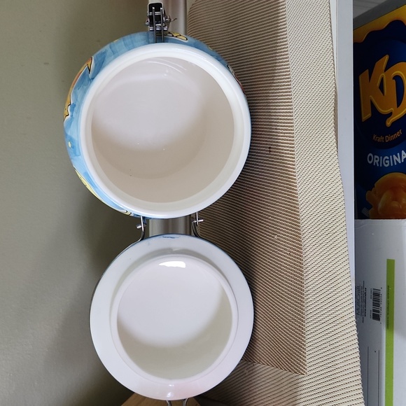 Dog treat container - Picture 3 of 4